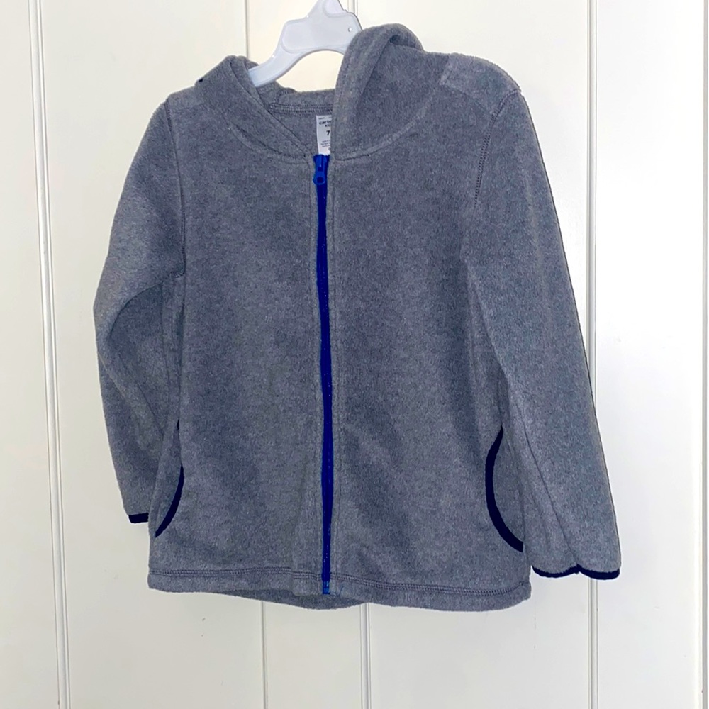 NWOT Carter’s polyester soft fleece-like zip hoodie w/ 2 pockets, size 7!